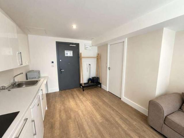 Studio for rent in Royton, Oldham