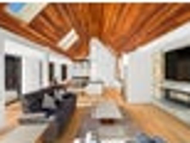 House for sale in Otakou