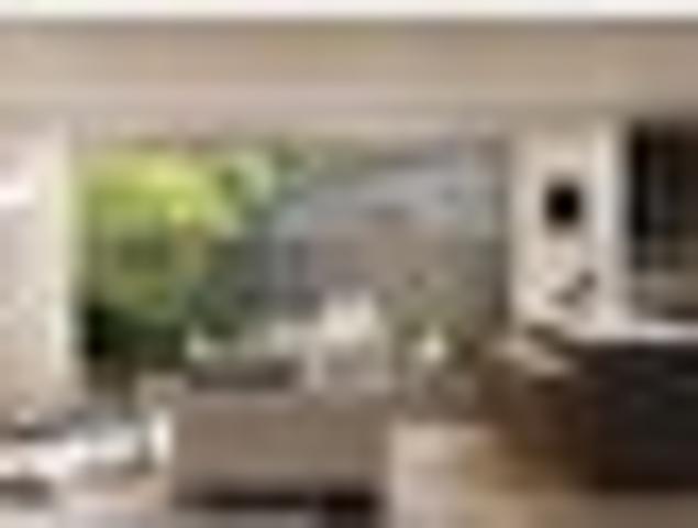 Townhouse for sale in Chaslands, Canterbury