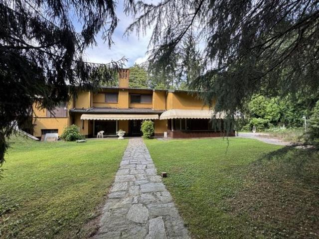 Villa Indipendente in vendita a Carimate, Como