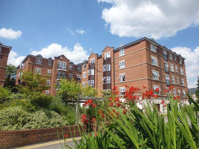 Apartment for rent in Weetwood, West Yorkshire