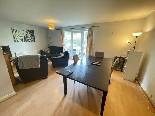 Apartment for rent in Weetwood, West Yorkshire