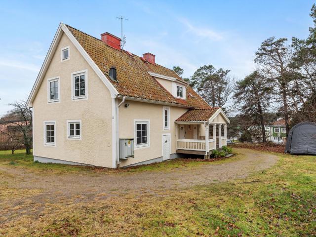 Bostad till salu i Hallstavik, Stockholm