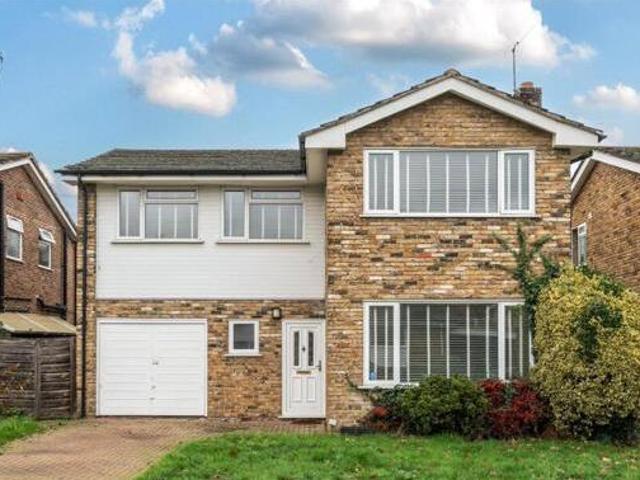 House for sale in Lower Green Esher, Blackhills