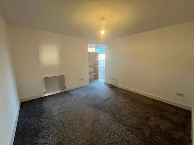 Apartment for rent in Garston, Calderstones