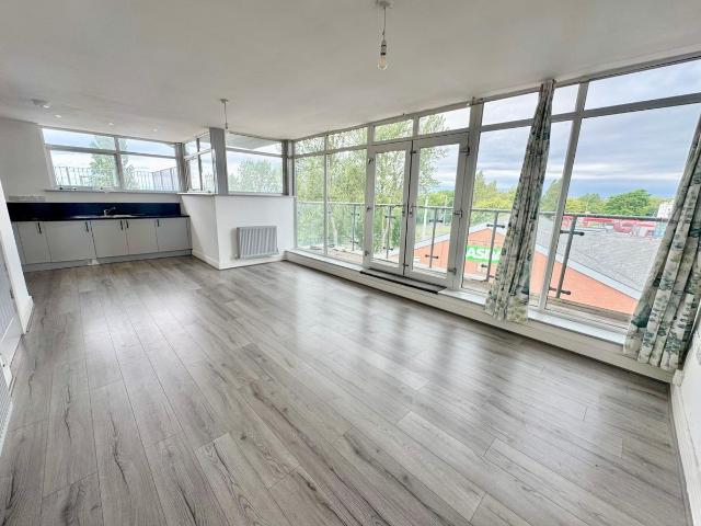 Apartment for rent in Garston, Calderstones