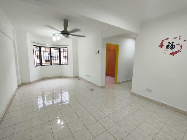 Apartment for sale in Petaling, Damansara Damai