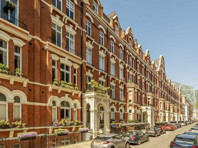 Apartment for rent in Victoria, Greater London