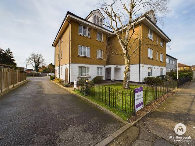 Apartment for rent in Gidea Park, Greater London