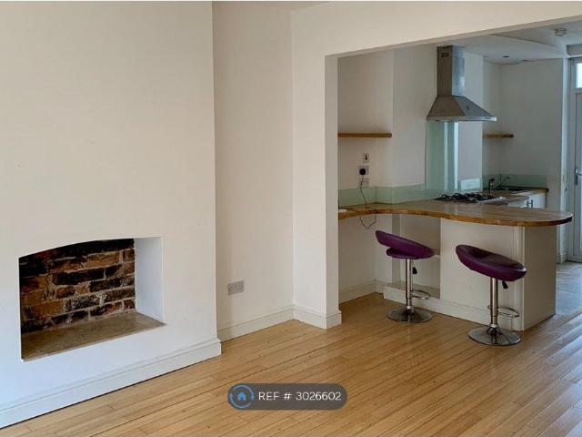 Apartment for rent in Pengam Green, Falcon Lodge