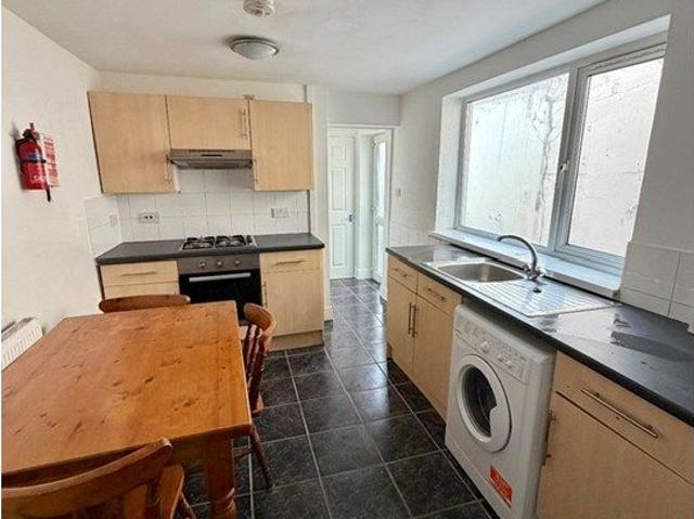 Room for rent in Plasnewydd, Falcon Lodge