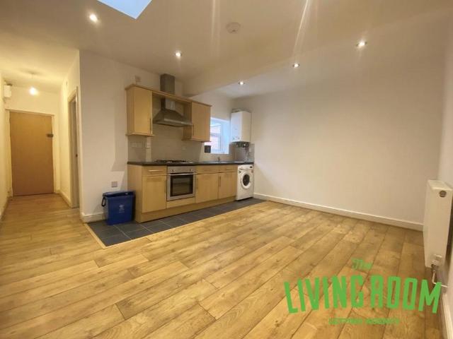 Apartment for rent in Pengam Green, Falcon Lodge