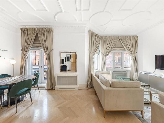 Apartment for rent in Mayfair, Greater London