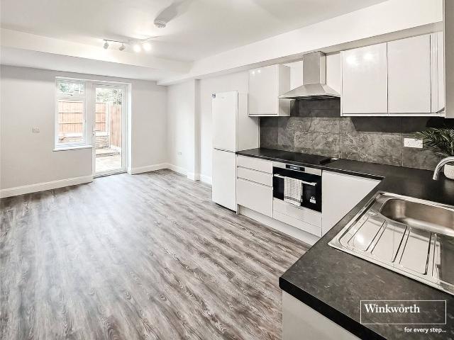 Apartment for rent in Kenton, Greater London