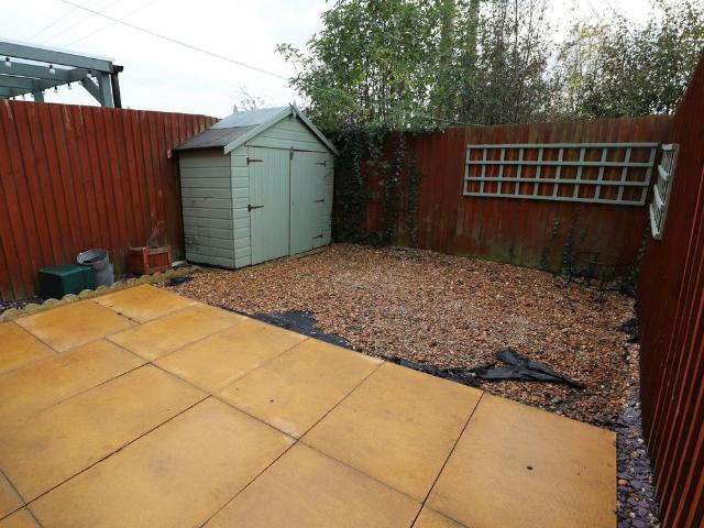 Townhouse for rent in St. Giles, Brayford