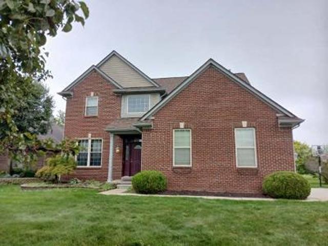 House for sale in Macomb