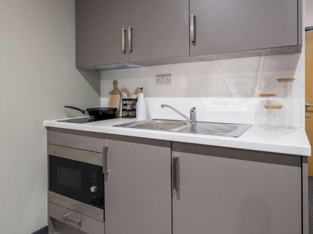 Studio for rent in Stoke, Stoke-on-Trent
