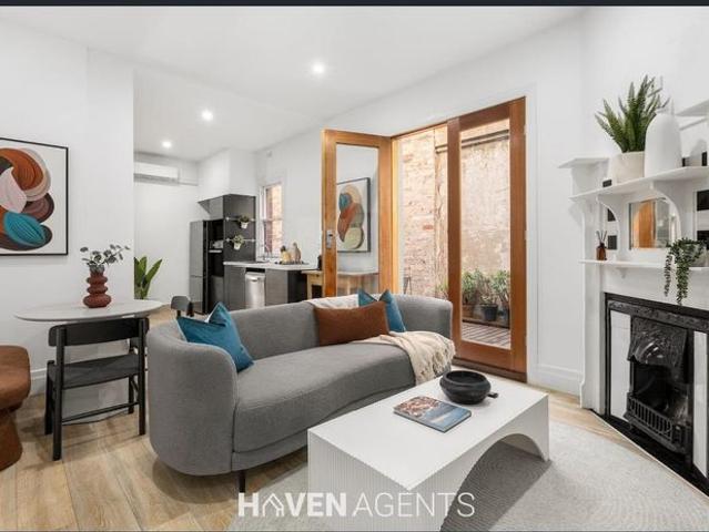 Apartment for rent in Jolimont, Melbourne