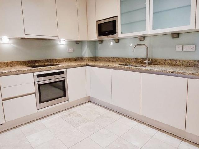 Apartment for rent in Whitefield, Bury
