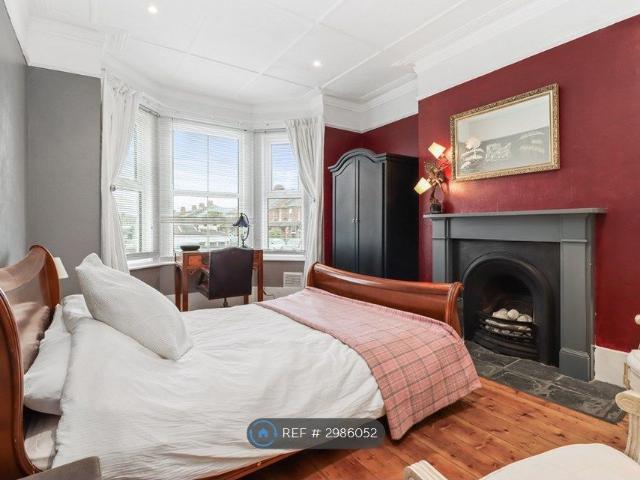 House for rent in Roselands, Eastbourne