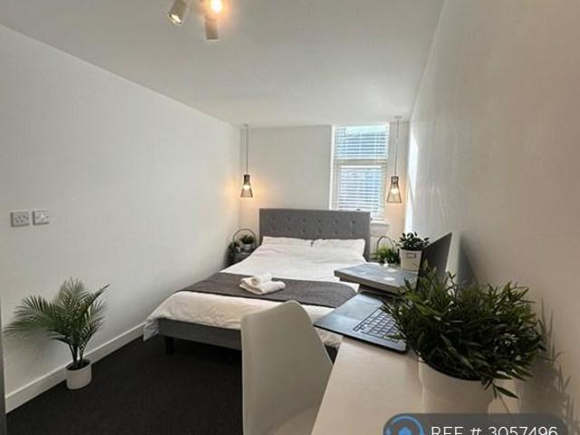 House for rent in Woolshops, Calderdale