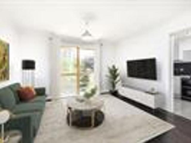 House for rent in Queen's Park, Greater London