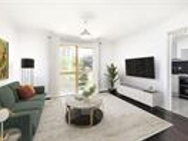 Apartment for rent in Queen's Park, Greater London