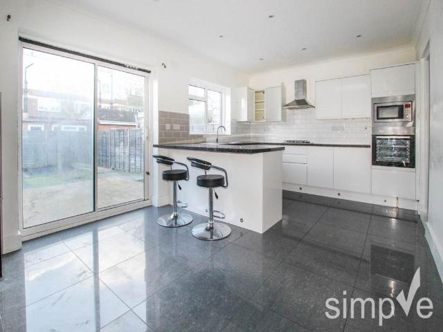 House for rent in London Borough of Ealing, Greenford
