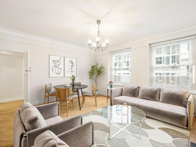 House for rent in Royal Borough of Kensington and Chelsea, Greater London