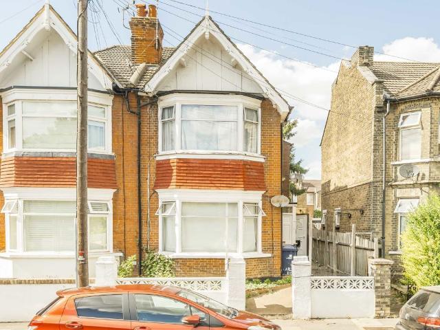 Apartment for rent in London Borough of Ealing, Greater London