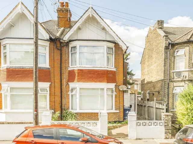 Apartment for rent in London Borough of Ealing, Greater London
