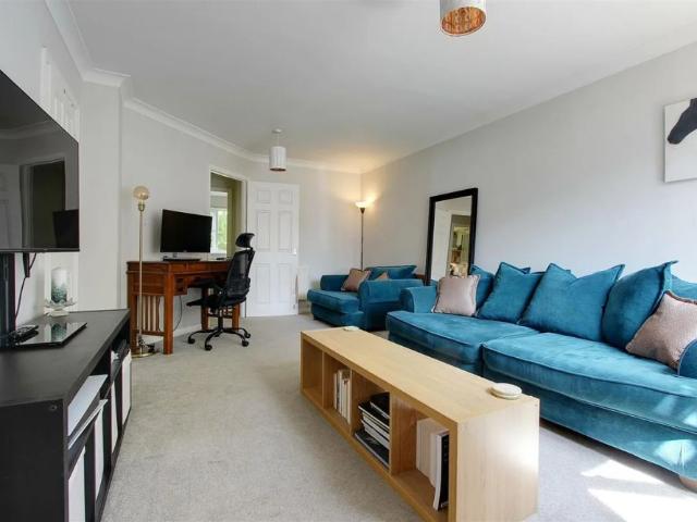Room for rent in Pouchen End, Hertfordshire