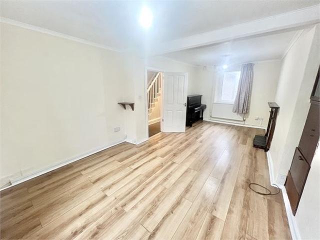 House for rent in Nangreaves, Wales