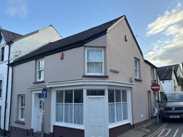 House for sale in Llandeilo, Wales