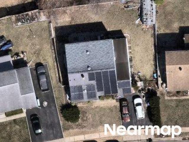 House for sale in Edison