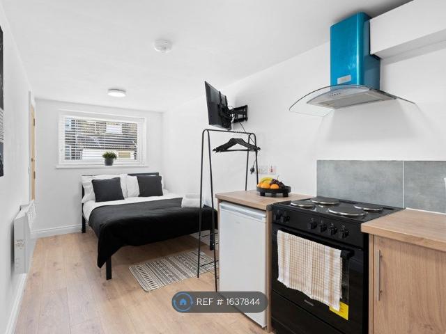 Room for rent in London Borough of Croydon, South Norwood
