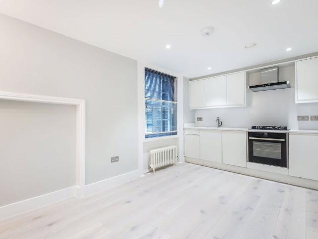 Apartment for rent in Soho, Greater London