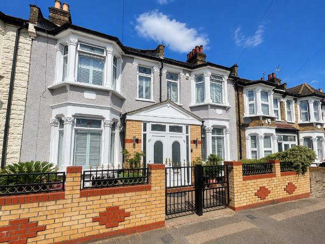 House for rent in Whipps Cross, Leyton