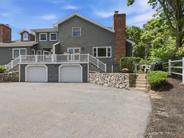 Condo for sale in Reading, Middlesex County