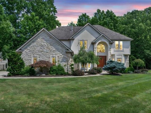 House for sale in Westlake