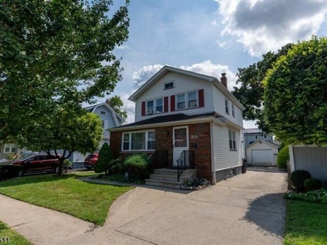 House for sale in Bergenfield, New Jersey
