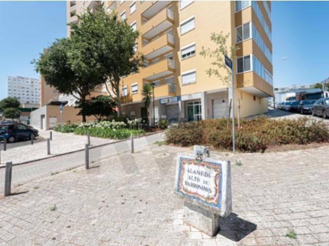 Casa venda em Nova Carnaxide, Oeiras