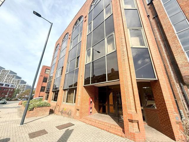 Studio for rent in Greenhill, Greater London