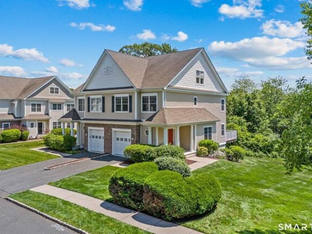 Condo for sale in Bloomfield, Connecticut