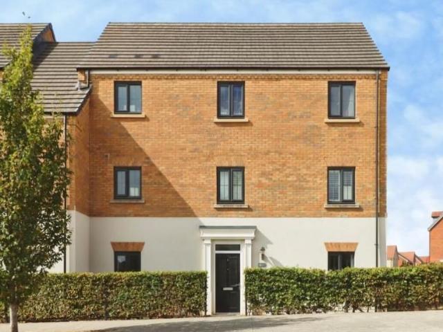 House for rent in Priors Hall Park, Weldon