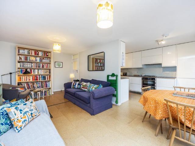 House for rent in Barnsbury, Greater London