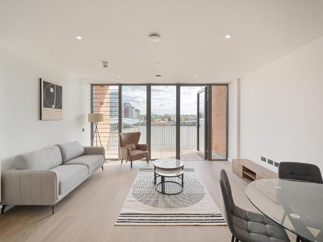 Apartment for rent in Upper Hurlingham, Greater London