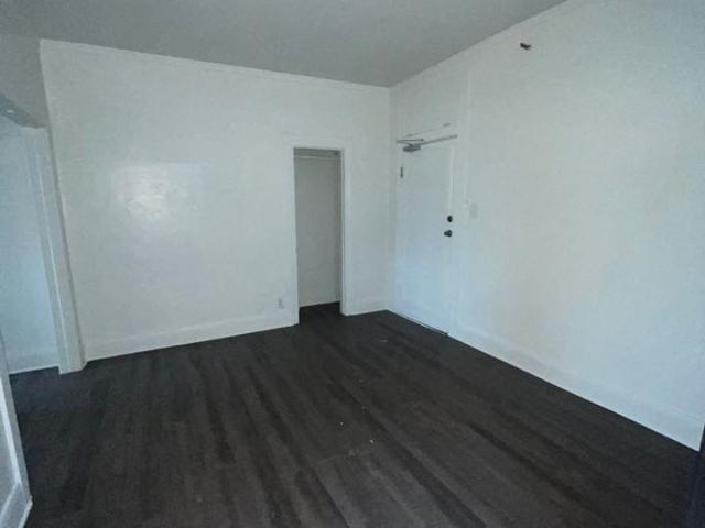 Apartment for rent in Canoga Park, California