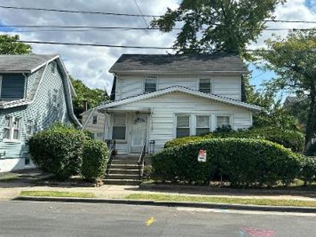 House for sale in Newark, Essex County