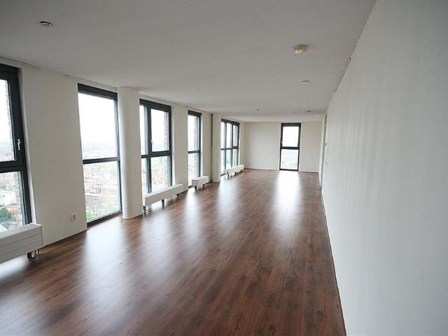 Appartement te huur in Bezuidenhout, Zuid Holland